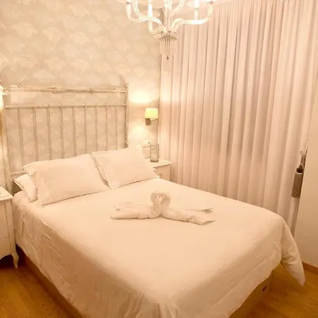 Modern With Mountain View In Pontevedra / 75 Sqm Apartment